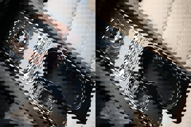 Used 2017 Jaguar F-PACE Prestige image 29