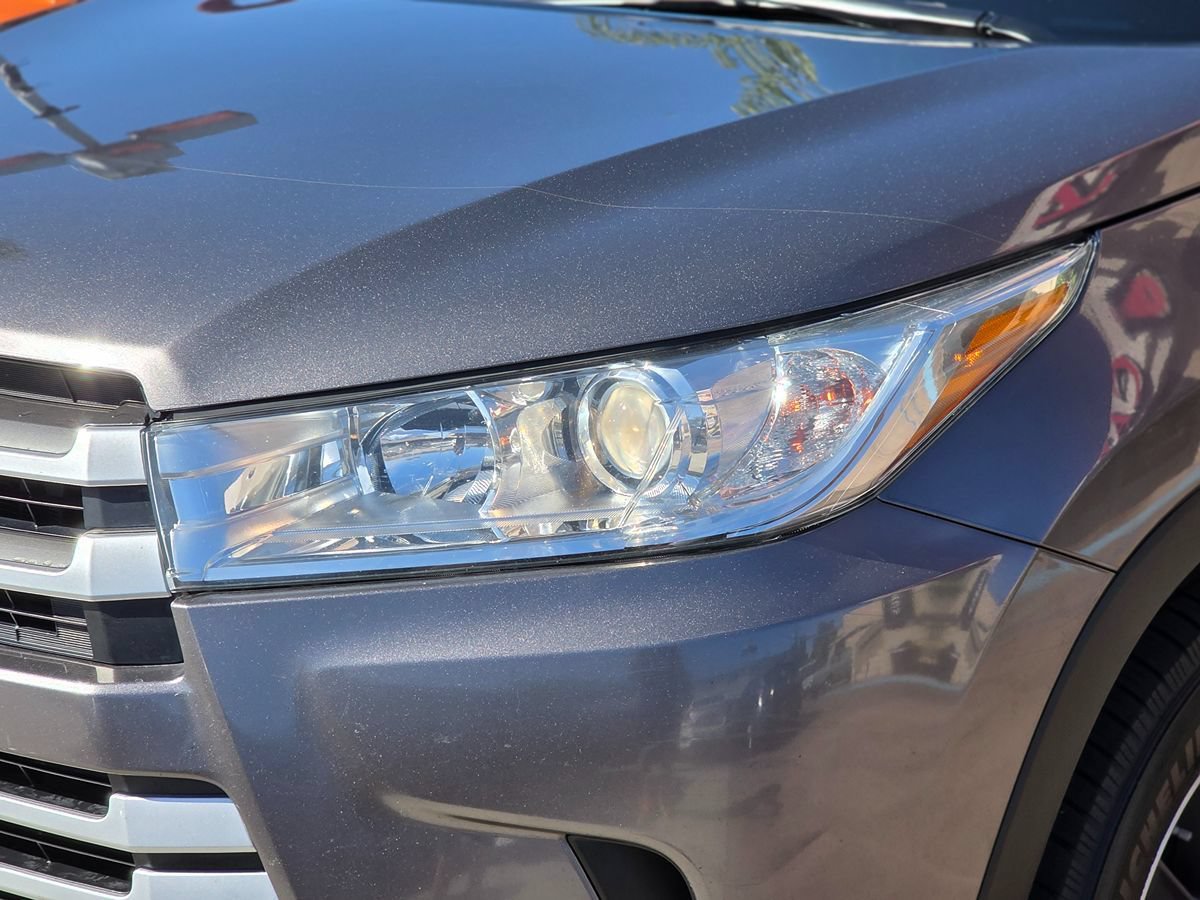 Used 2018 Toyota Highlander XLE FWD image 6
