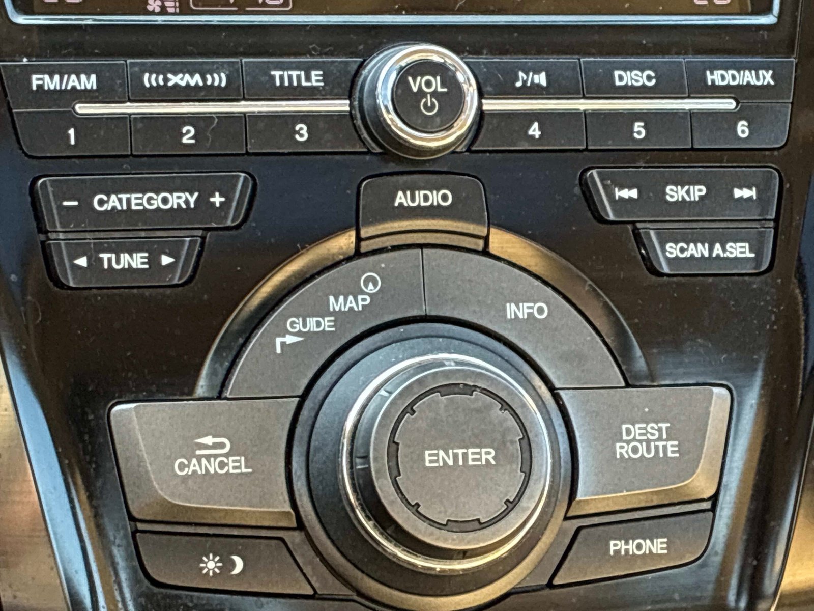 Used 2014 Acura ILX Hybrid w/ Technology Package FWD image 32