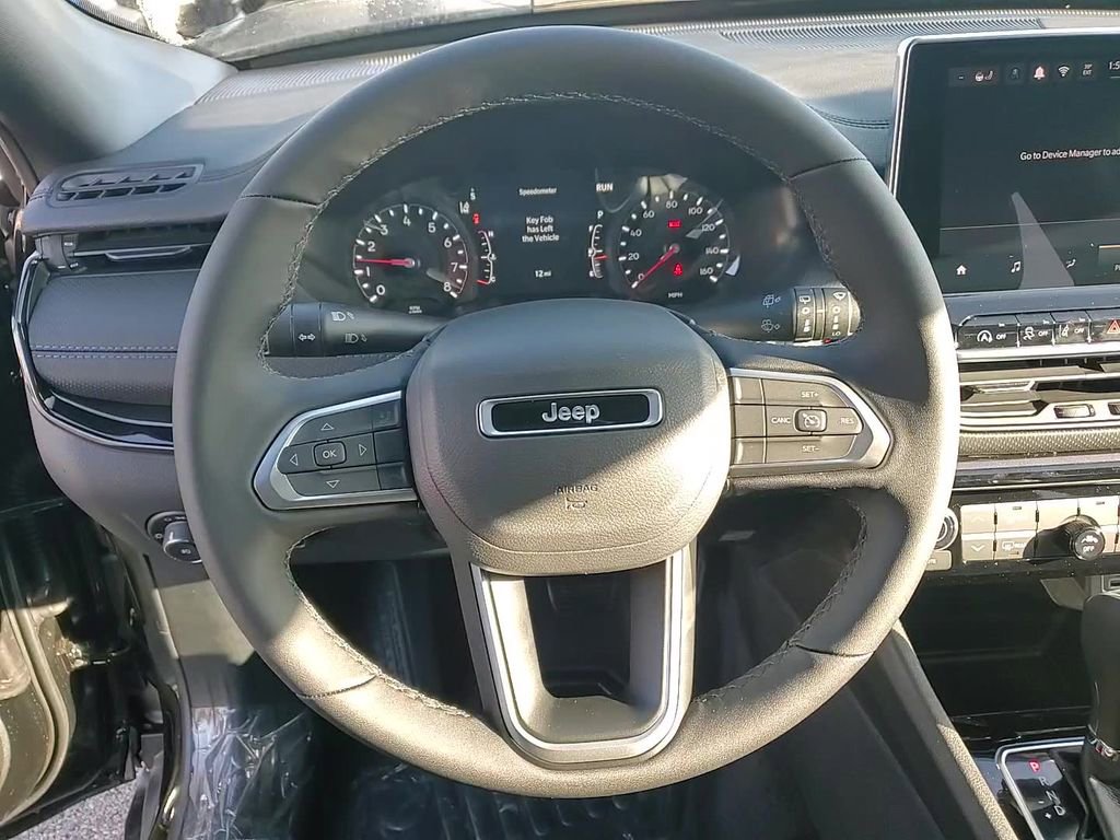 New 2026 Jeep Compass Latitude image 12