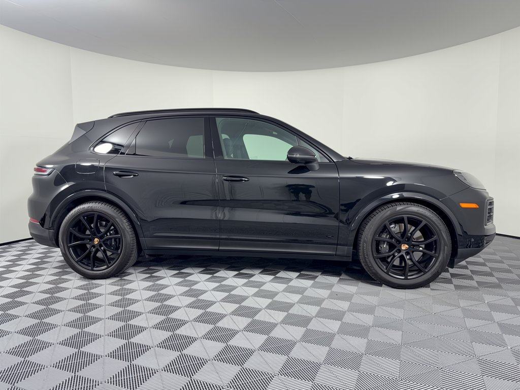 Certified 2026 Porsche Cayenne AWD/4WD image 8