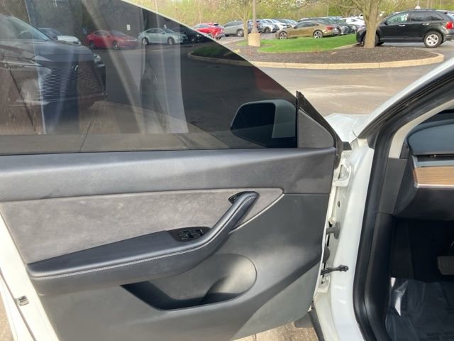 Used 2021 Tesla Model Y Long Range image 9