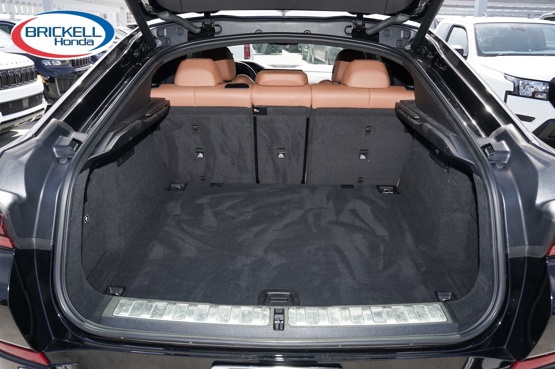 Used 2023 BMW X6 xDrive40i w/ Premium Package AWD/4WD image 9