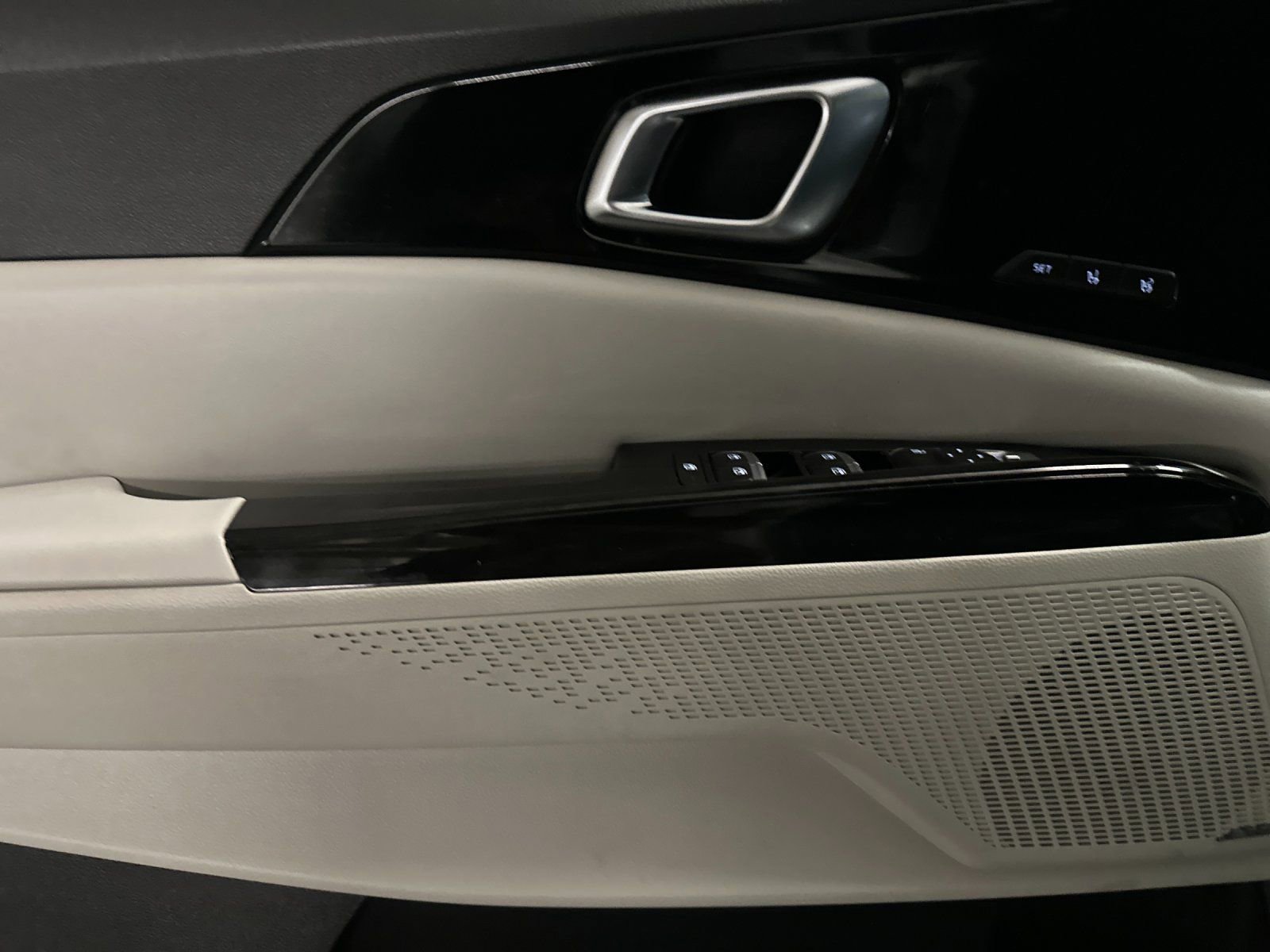 Certified 2022 Kia Carnival SX Prestige image 13