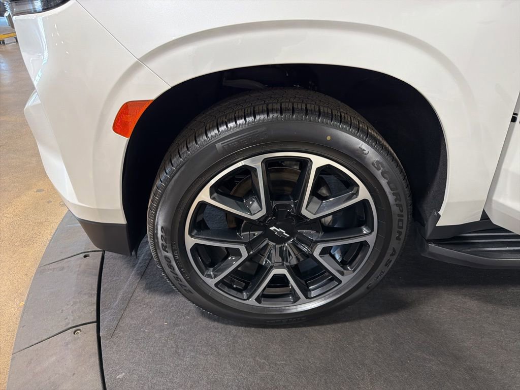 Certified 2022 Chevrolet Suburban RST w/ Luxury Package AWD/4WD image 38