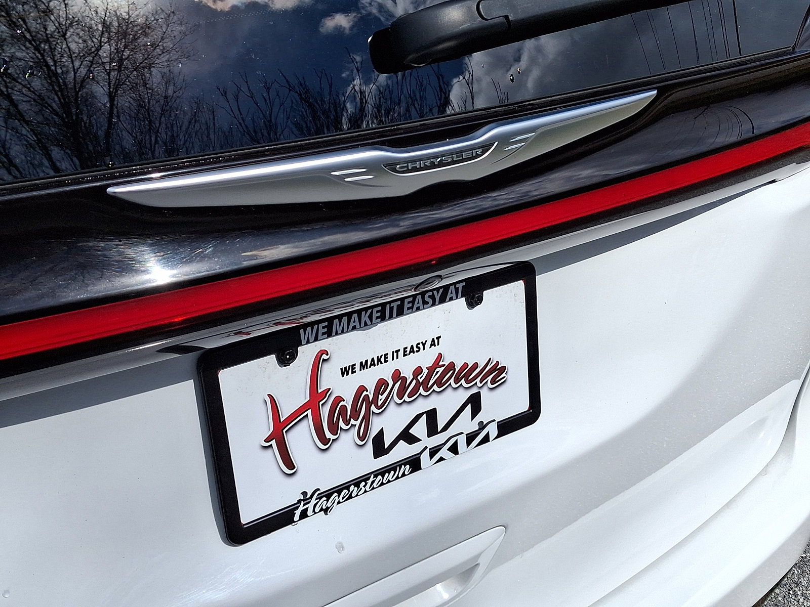 Used 2023 Chrysler Pacifica Touring-L image 30