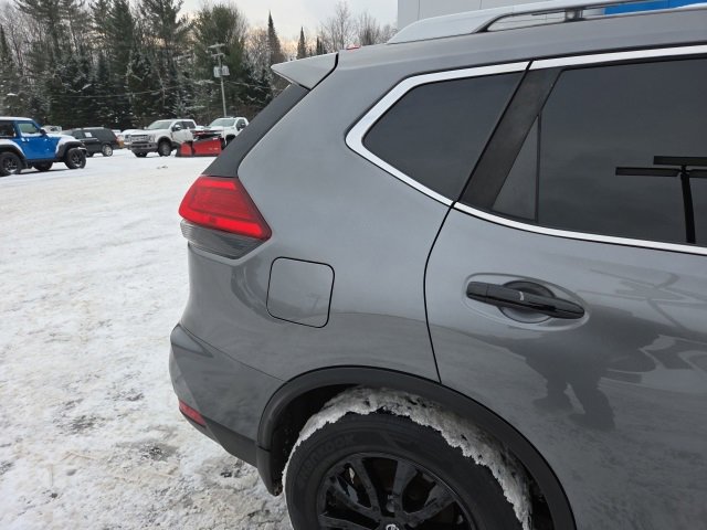 Used 2017 Nissan Rogue SV image 29