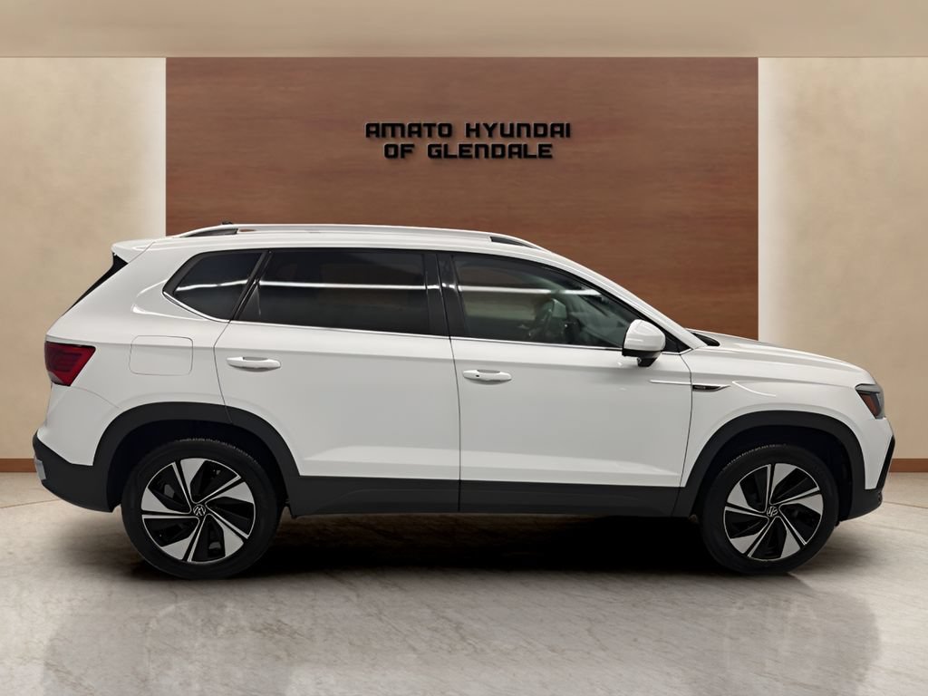 Used 2023 Volkswagen Taos SE AWD/4WD image 7