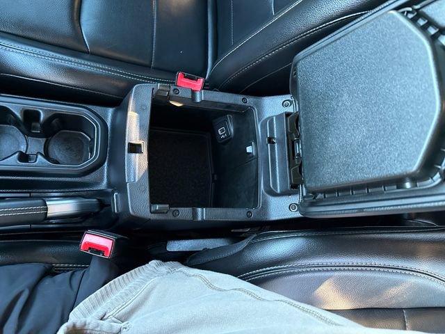 Used 2018 Jeep Wrangler Unlimited Sahara image 26