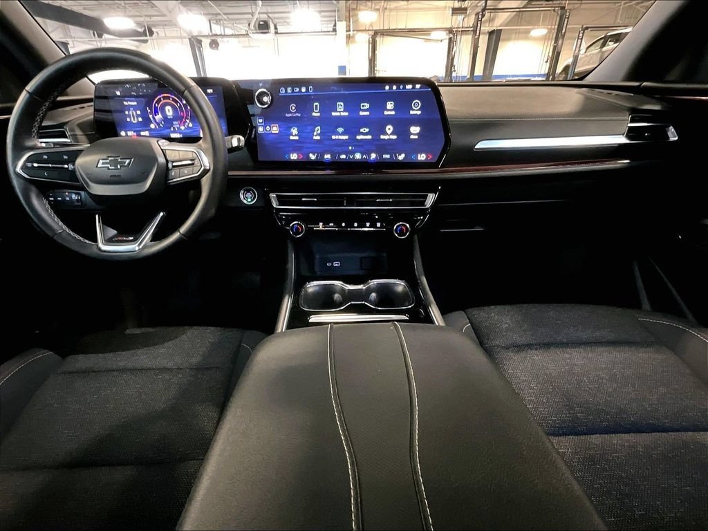 Used 2024 Chevrolet Traverse Z71 AWD/4WD image 22