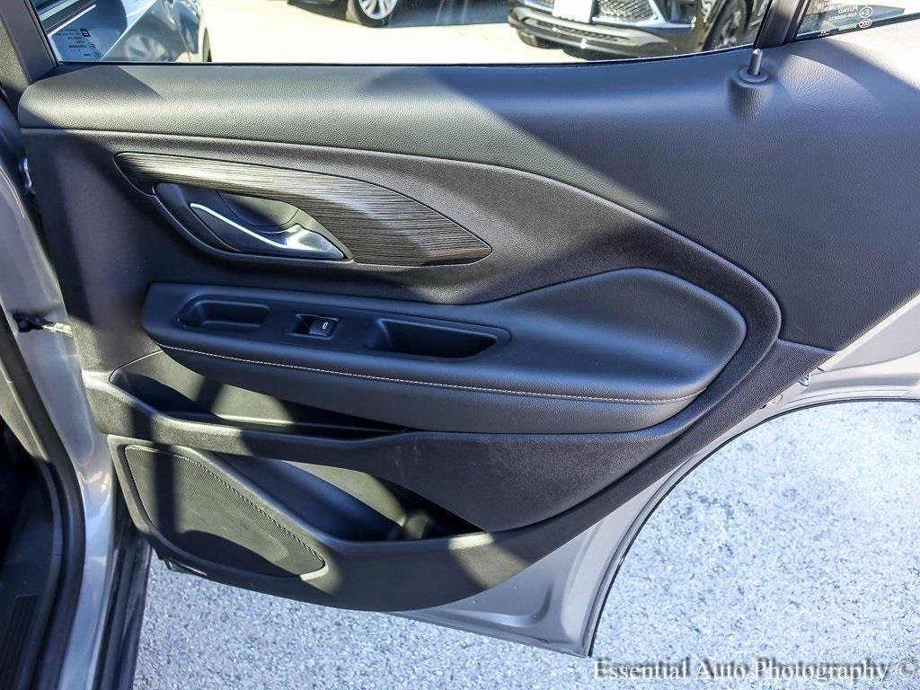 Used 2024 GMC Terrain SLT w/ Tech Package image 29