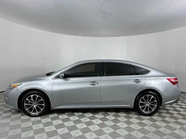 Used 2018 Toyota Avalon XLE FWD image 8