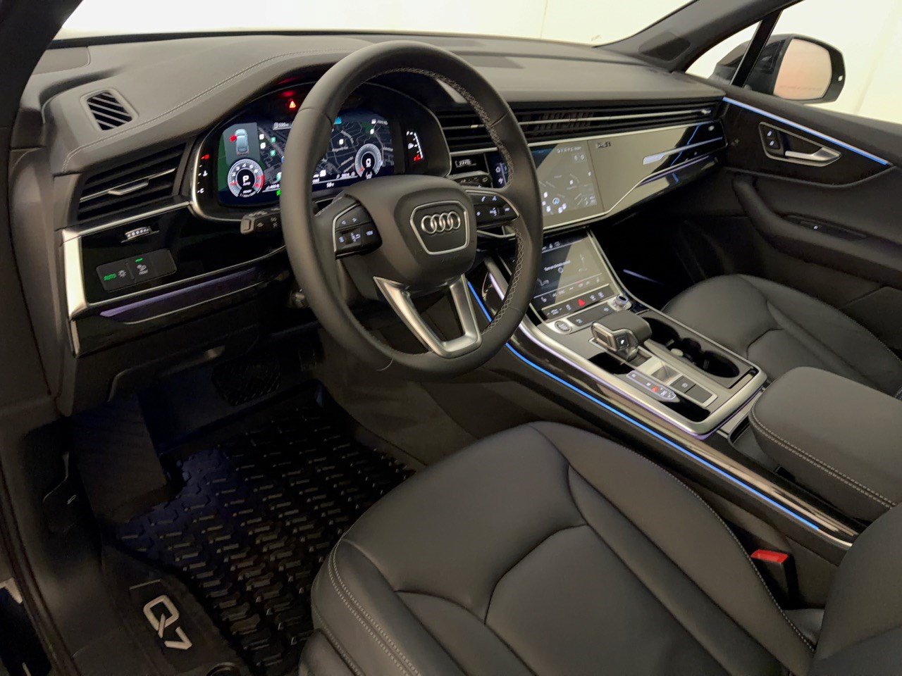 Certified 2026 Audi Q7 2.0T Premium w/ Convenience Plus Package AWD/4WD image 4