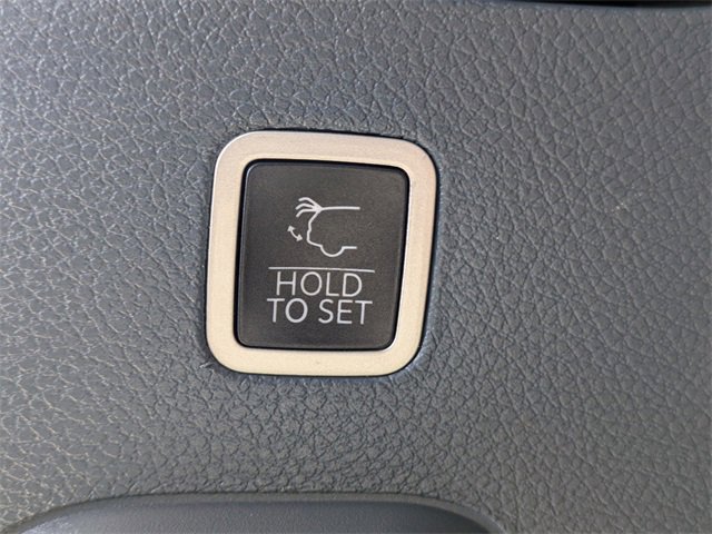 Used 2022 Jeep Grand Wagoneer Series III w/ Rear Seat Video Group 1 image 14