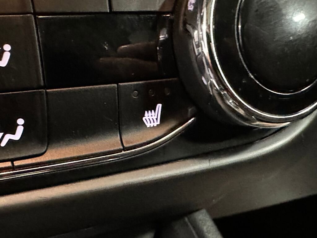 Used 2023 Chevrolet TrailBlazer RS w/ Sun and Liftgate Package image 16