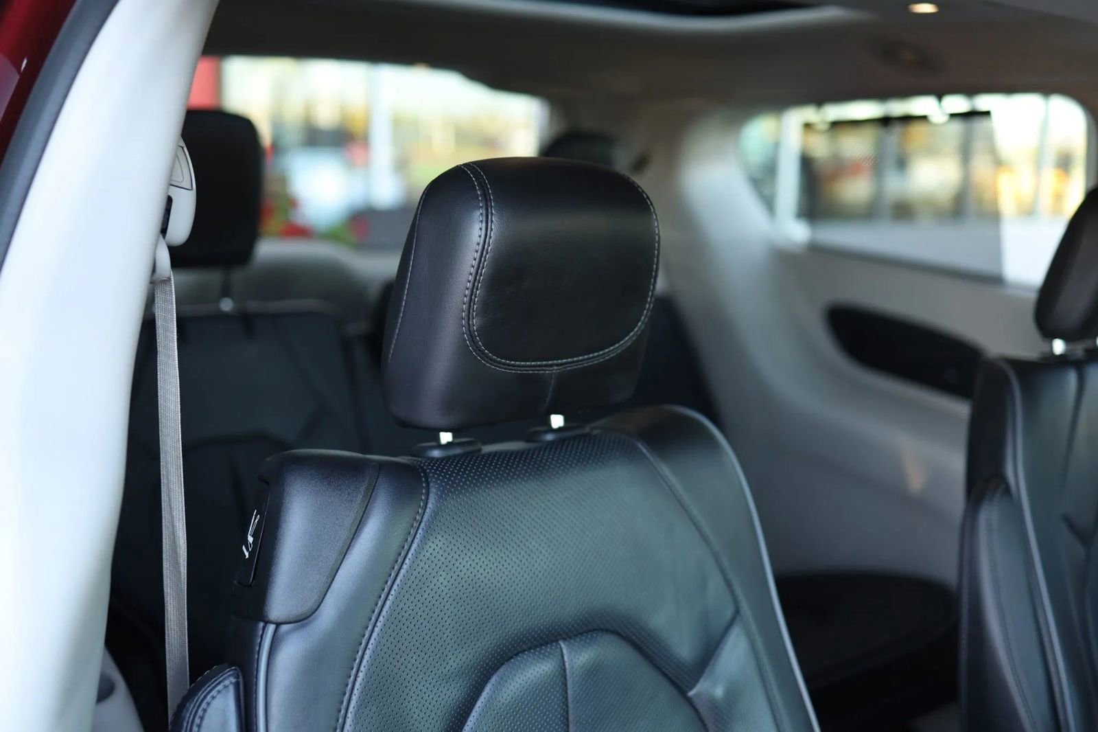 Used 2019 Chrysler Pacifica Limited FWD image 46