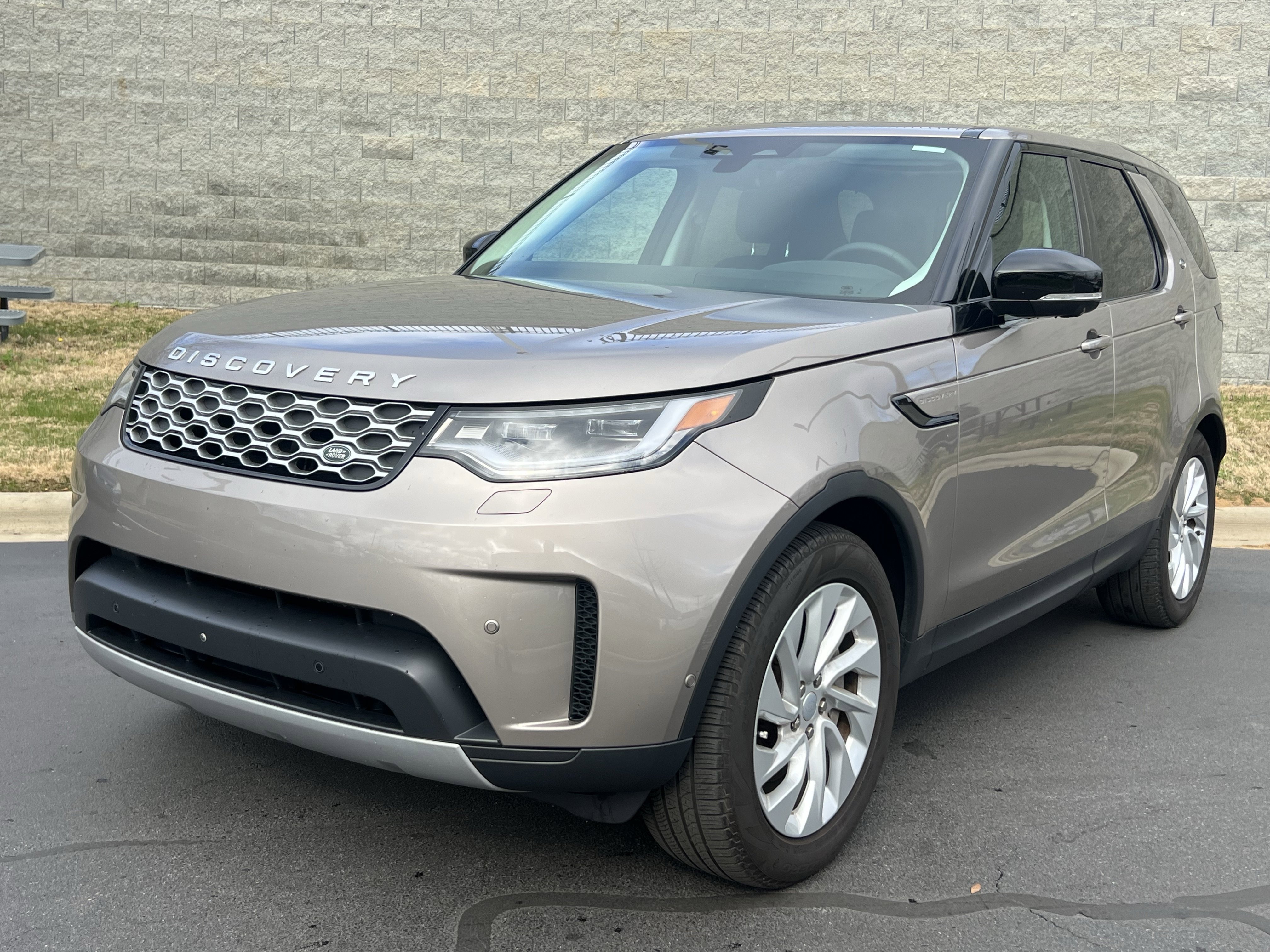 Certified 2024 Land Rover Discovery S