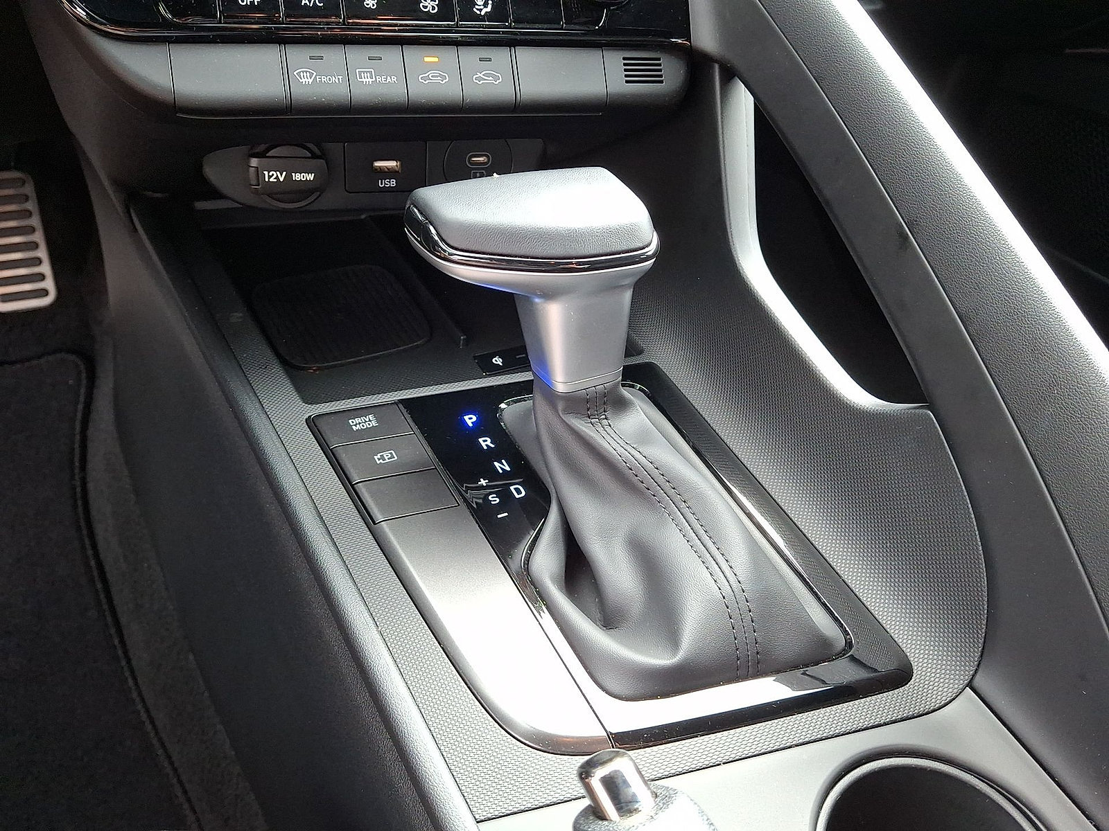 Used 2025 Hyundai Elantra Sport FWD image 18