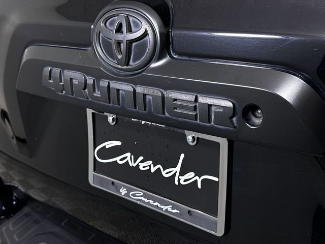 Used 2020 Toyota 4Runner TRD Off-Road AWD/4WD image 32