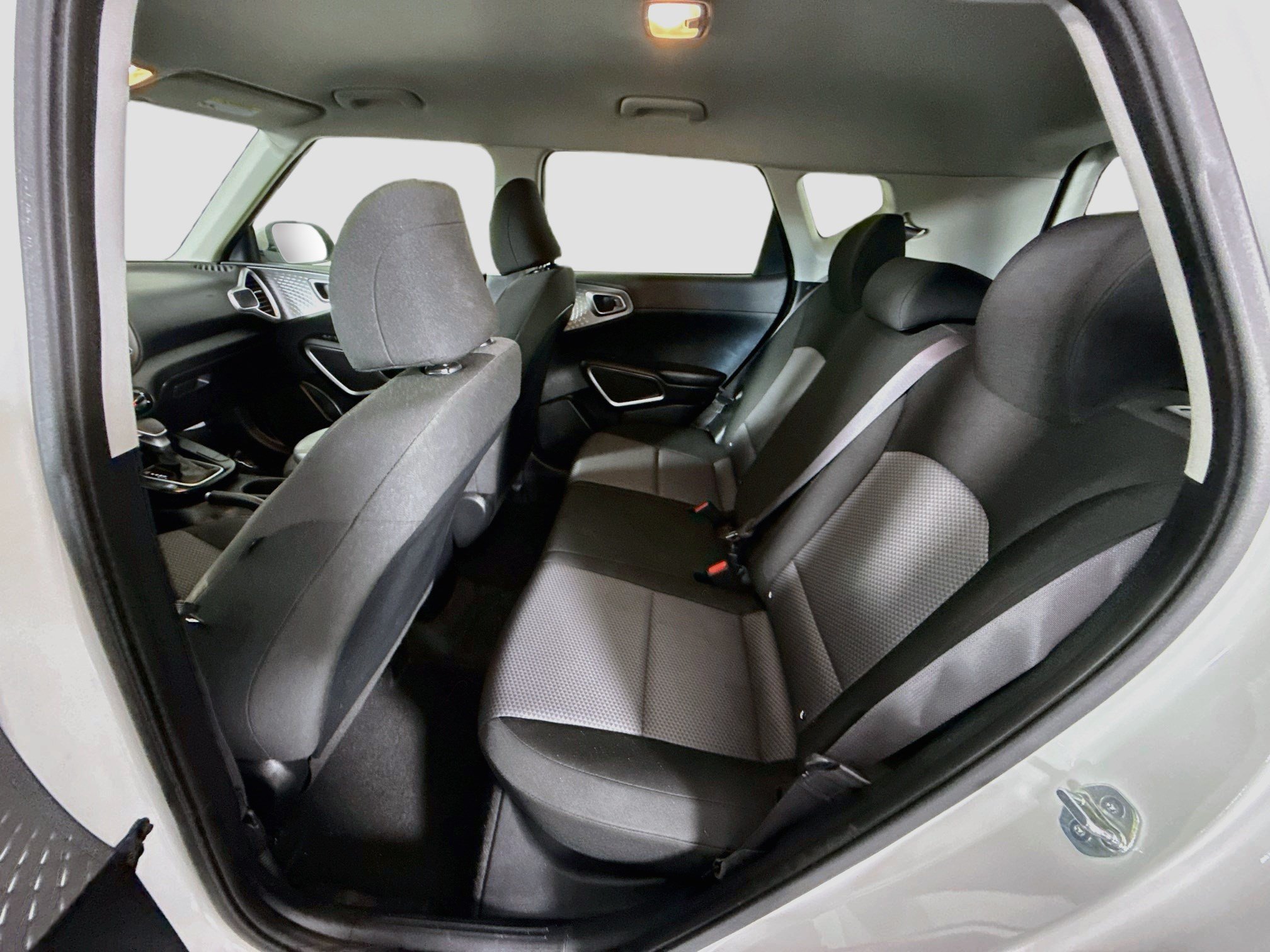 Used 2023 Kia Soul LX w/ LX Technology Package FWD image 24