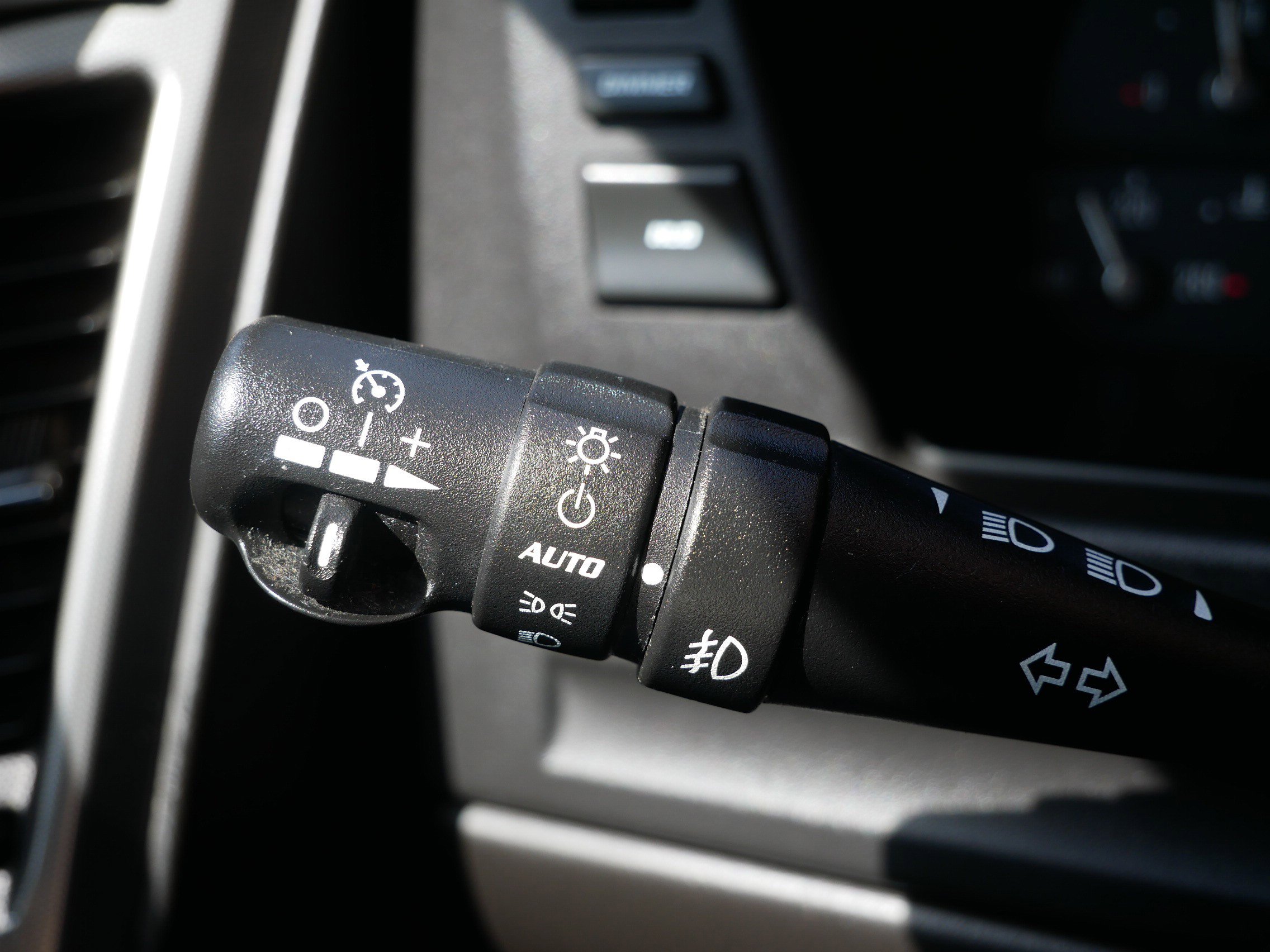 Used 2007 Cadillac XLR RWD image 22