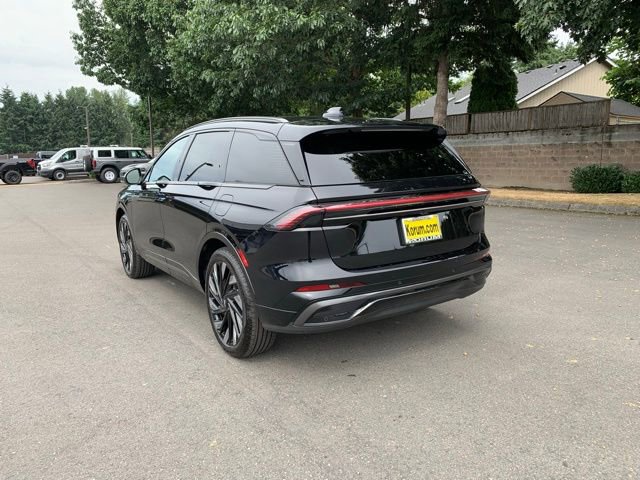 New 2025 Lincoln Nautilus Reserve image 3