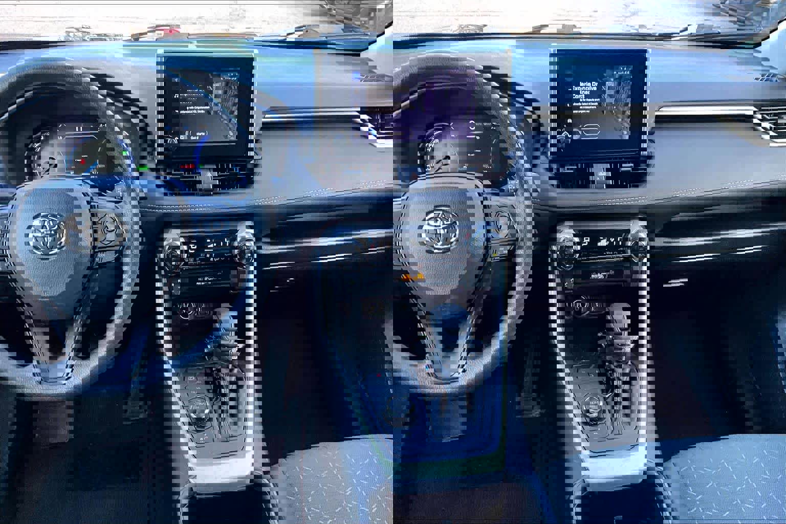 Used 2023 Toyota RAV4 XLE image 7