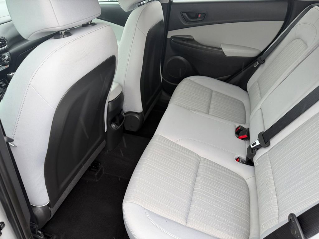 Certified 2023 Hyundai Kona SEL AWD/4WD image 11