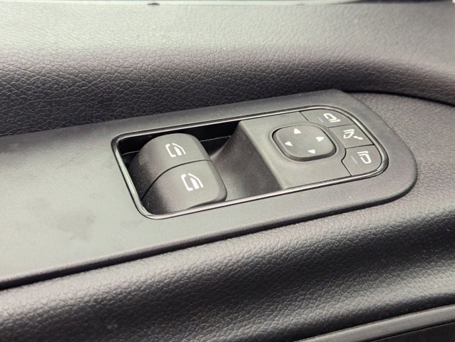 Used 2025 Mercedes-Benz Sprinter 2500 image 12