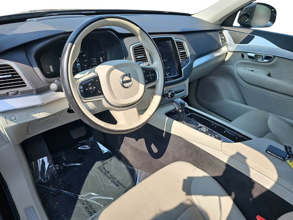 Used 2018 Volvo XC90 T5 Momentum w/ Convenience Package AWD/4WD image 16