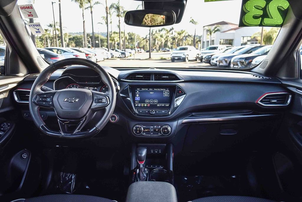 Used 2023 Chevrolet TrailBlazer RS w/ Sun and Liftgate Package image 12
