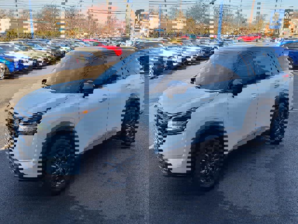 Used 2022 Nissan Pathfinder S image 3