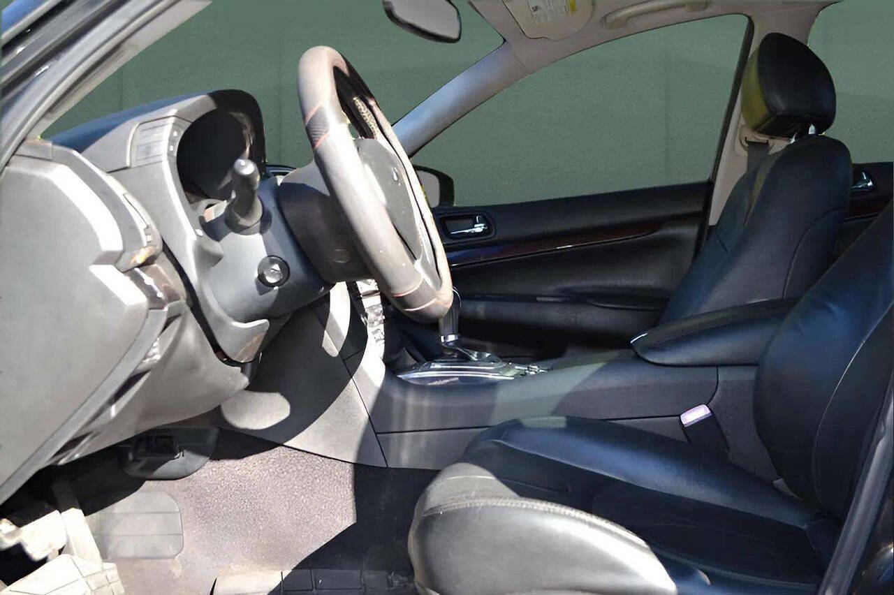 Used 2013 INFINITI G37 Journey w/ Premium Pkg image 14