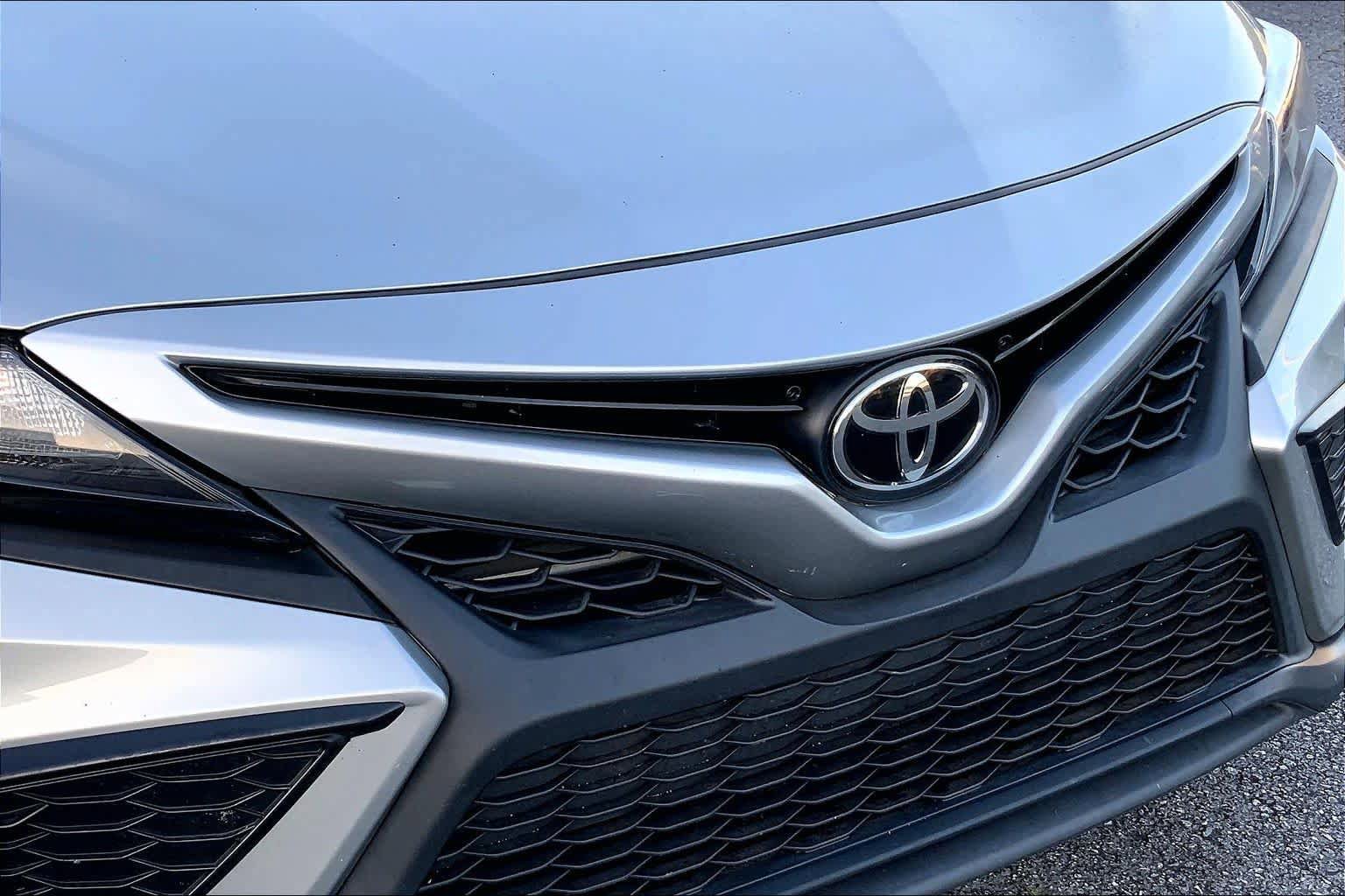 Used 2021 Toyota Camry SE FWD image 29