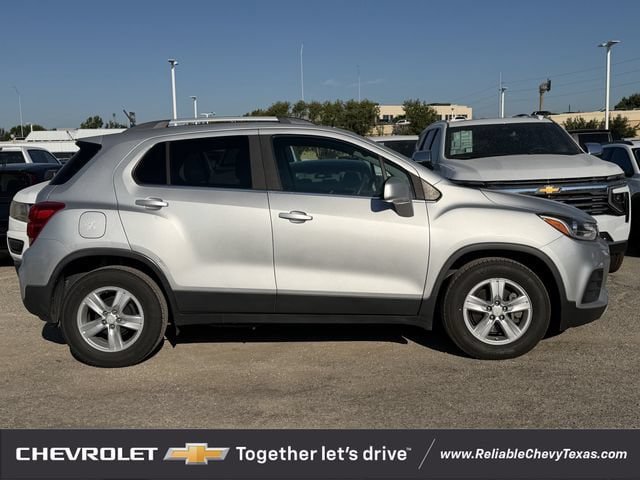Used 2017 Chevrolet Trax LT FWD image 3