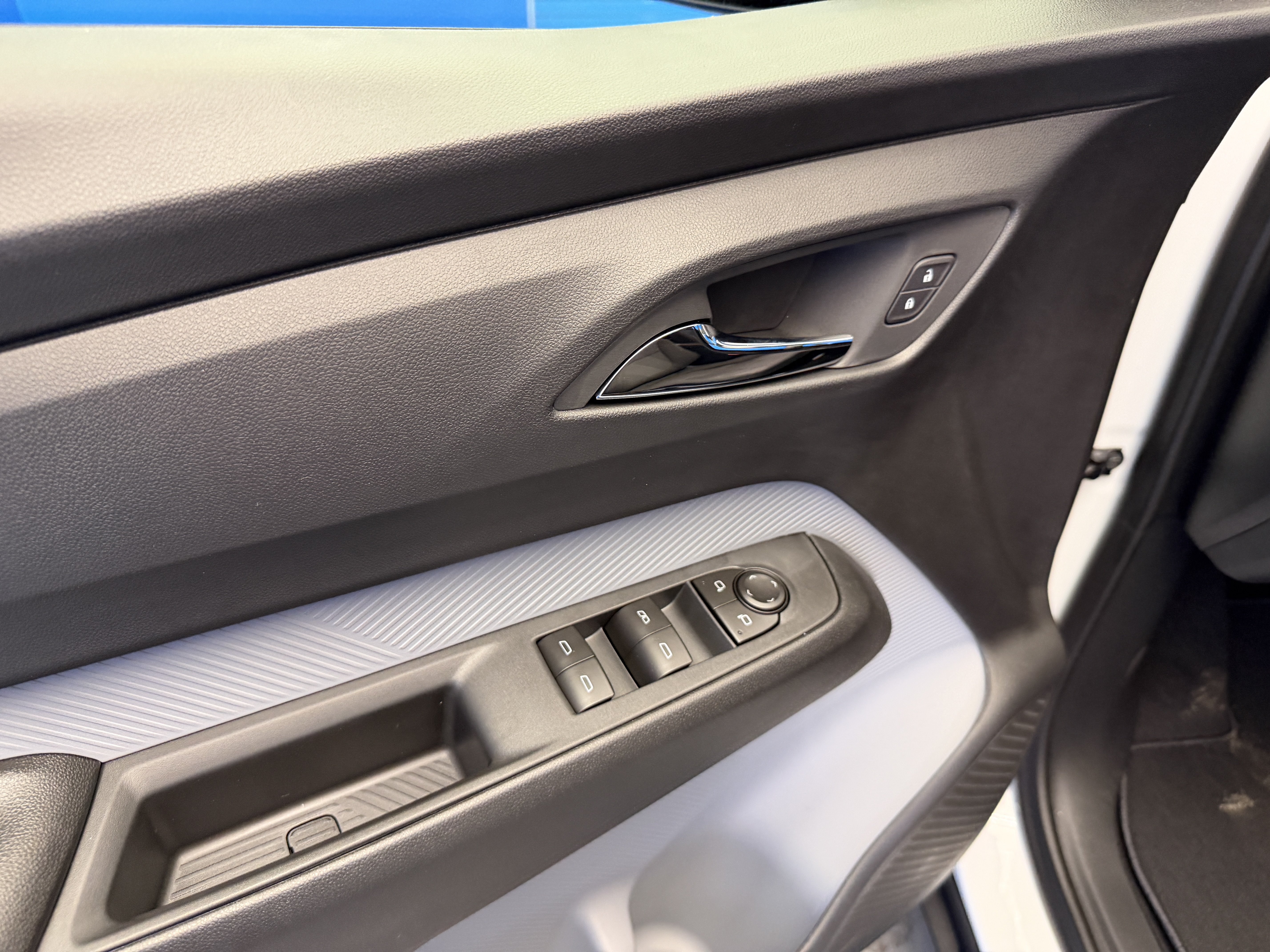 New 2027 Chevrolet Bolt LT FWD image 10