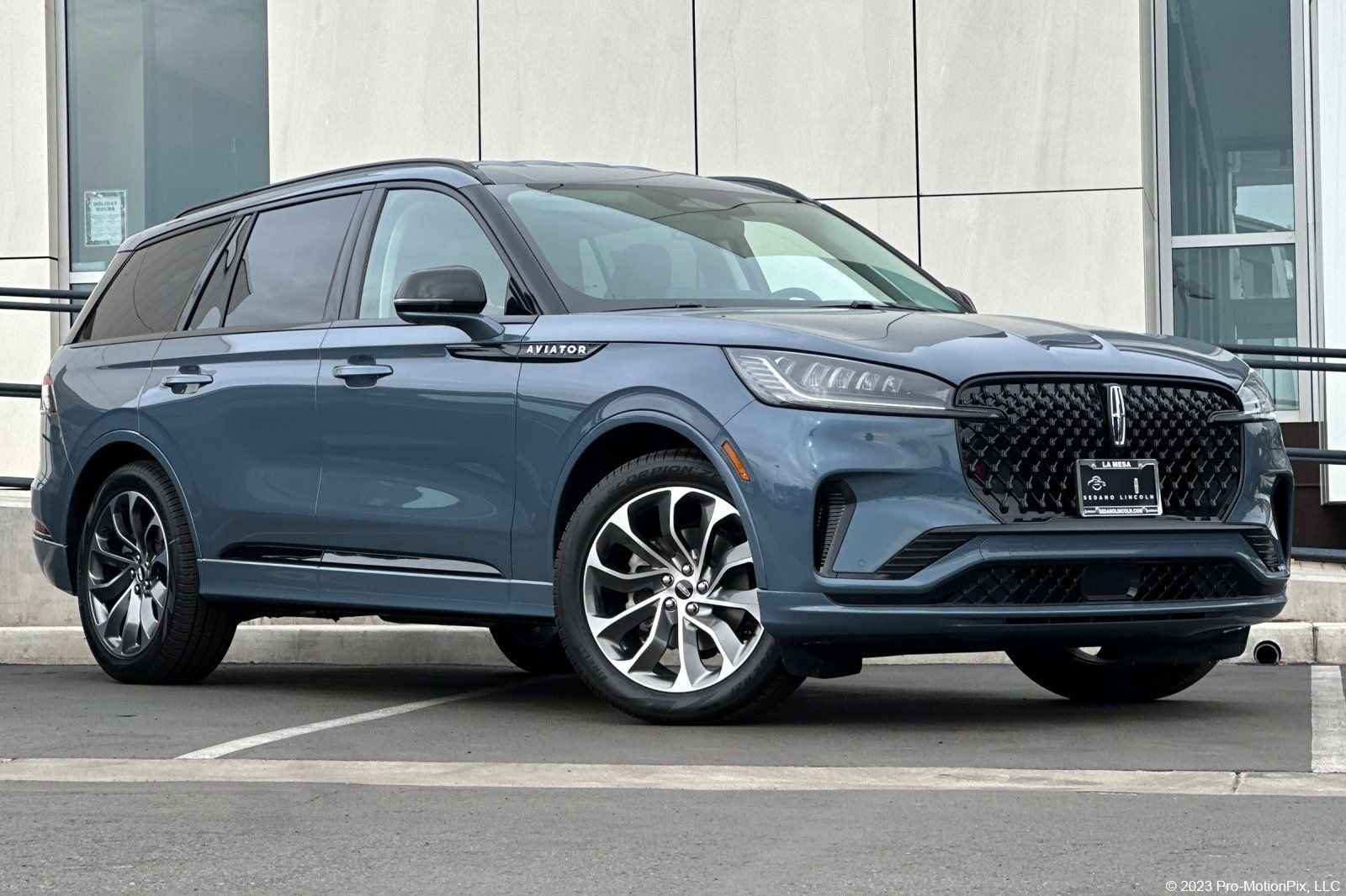 New 2026 Lincoln Aviator 2WD w/ Jet Appearance Package image 1