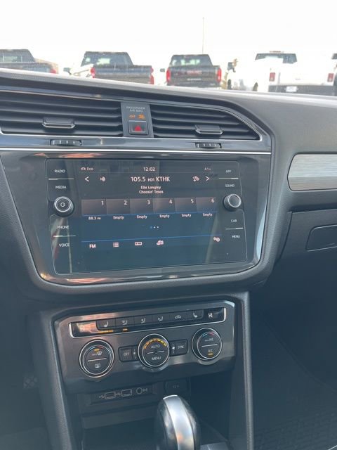 Used 2018 Volkswagen Tiguan SE image 36