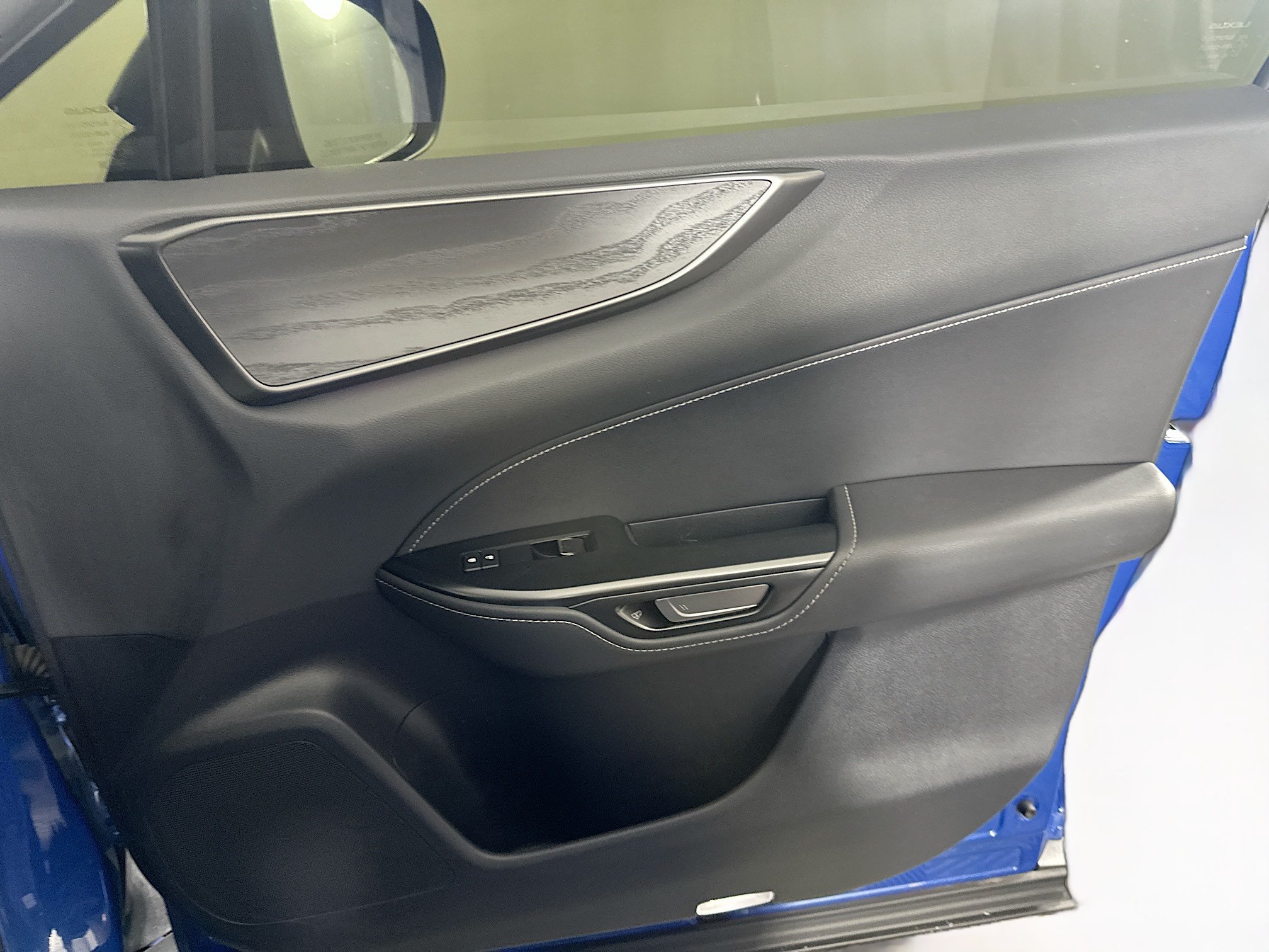 Used 2022 Lexus NX 450h+ AWD w/ Vision Package image 34