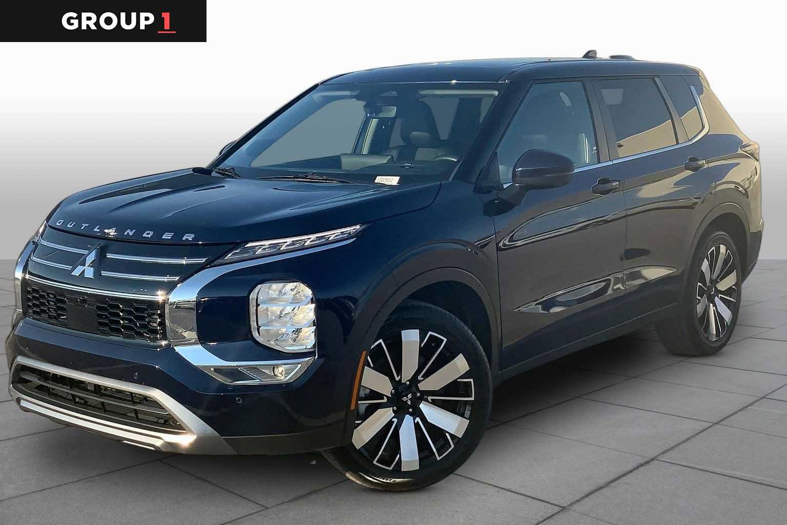 Used 2025 Mitsubishi Outlander SE