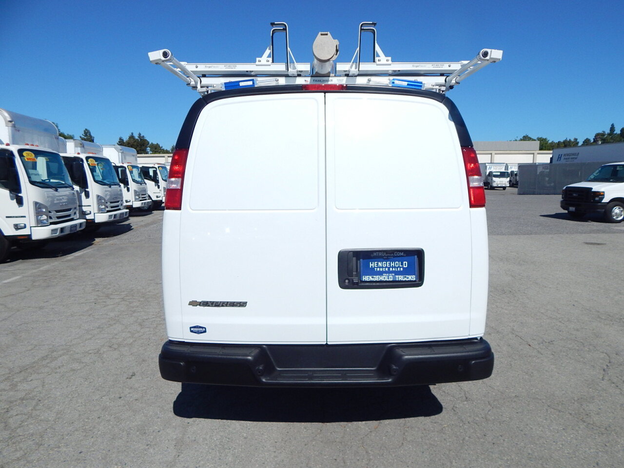 Used 2025 Chevrolet Express 2500 Extended w/ Communications Package RWD image 8
