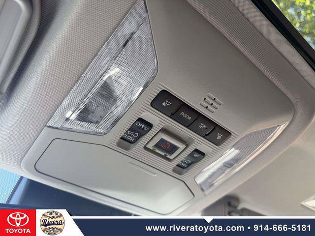 Certified 2022 Toyota RAV4 XLE w/ Convenience Package AWD/4WD image 22