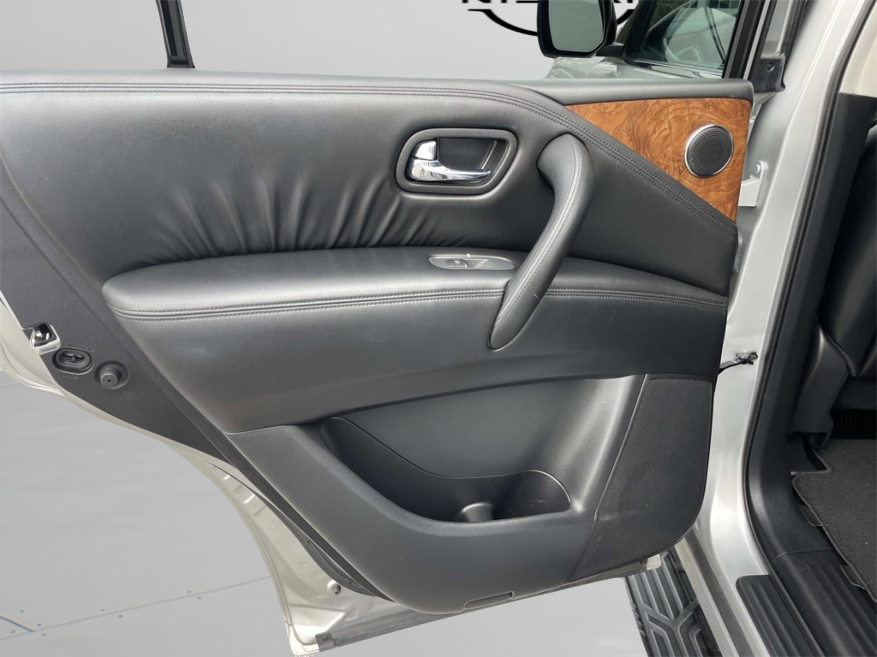 Used 2024 Nissan Armada SL w/ Captain's Chairs Package image 10