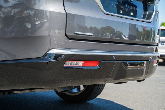 Used 2023 Jeep Grand Wagoneer 4WD w/ Flexible Seating Group image 7