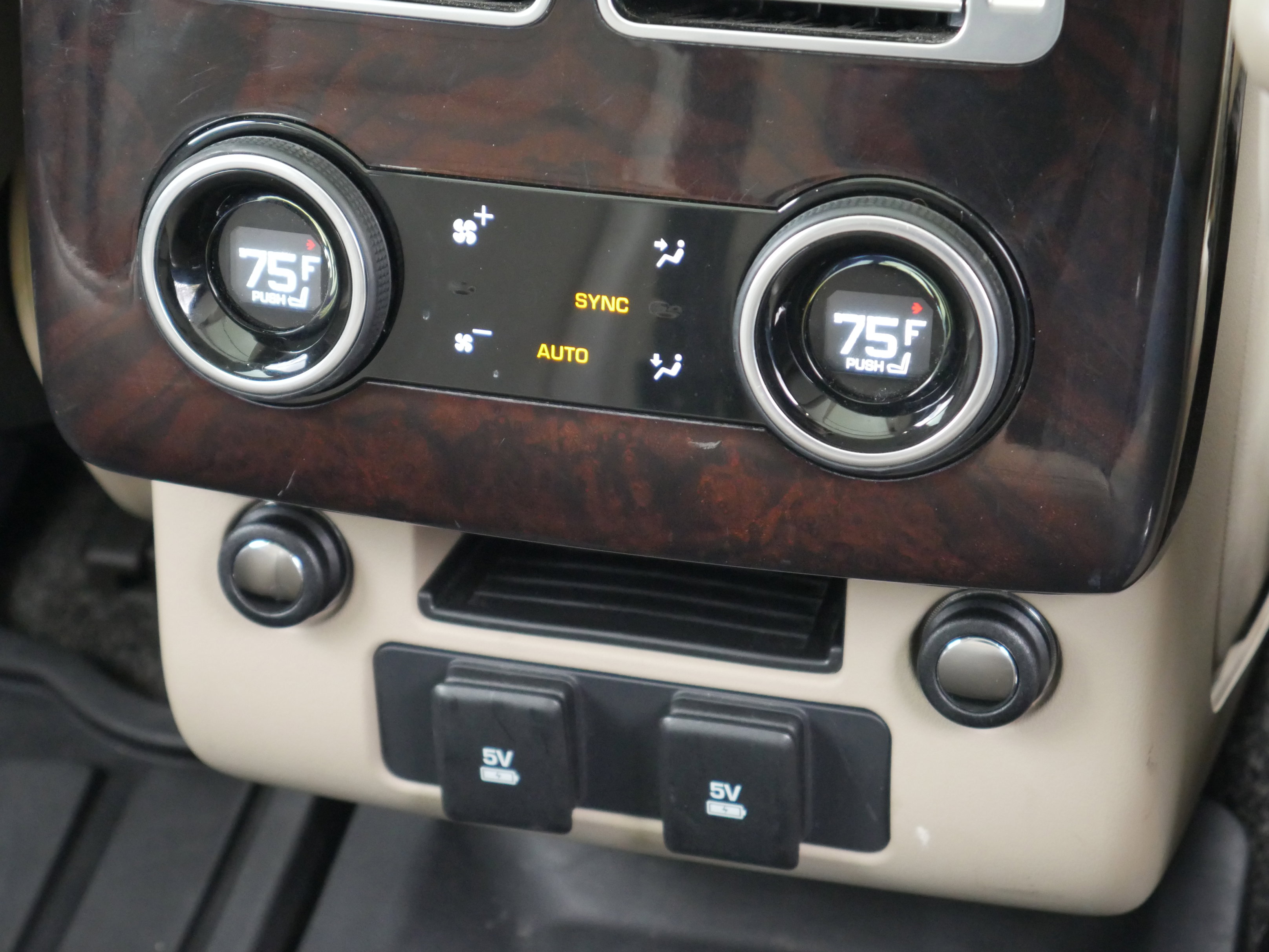 Used 2019 Land Rover Range Rover Supercharged image 37