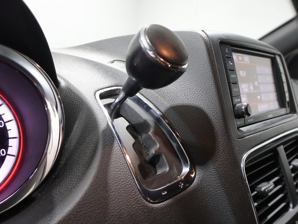 Used 2019 Dodge Grand Caravan SXT FWD image 30