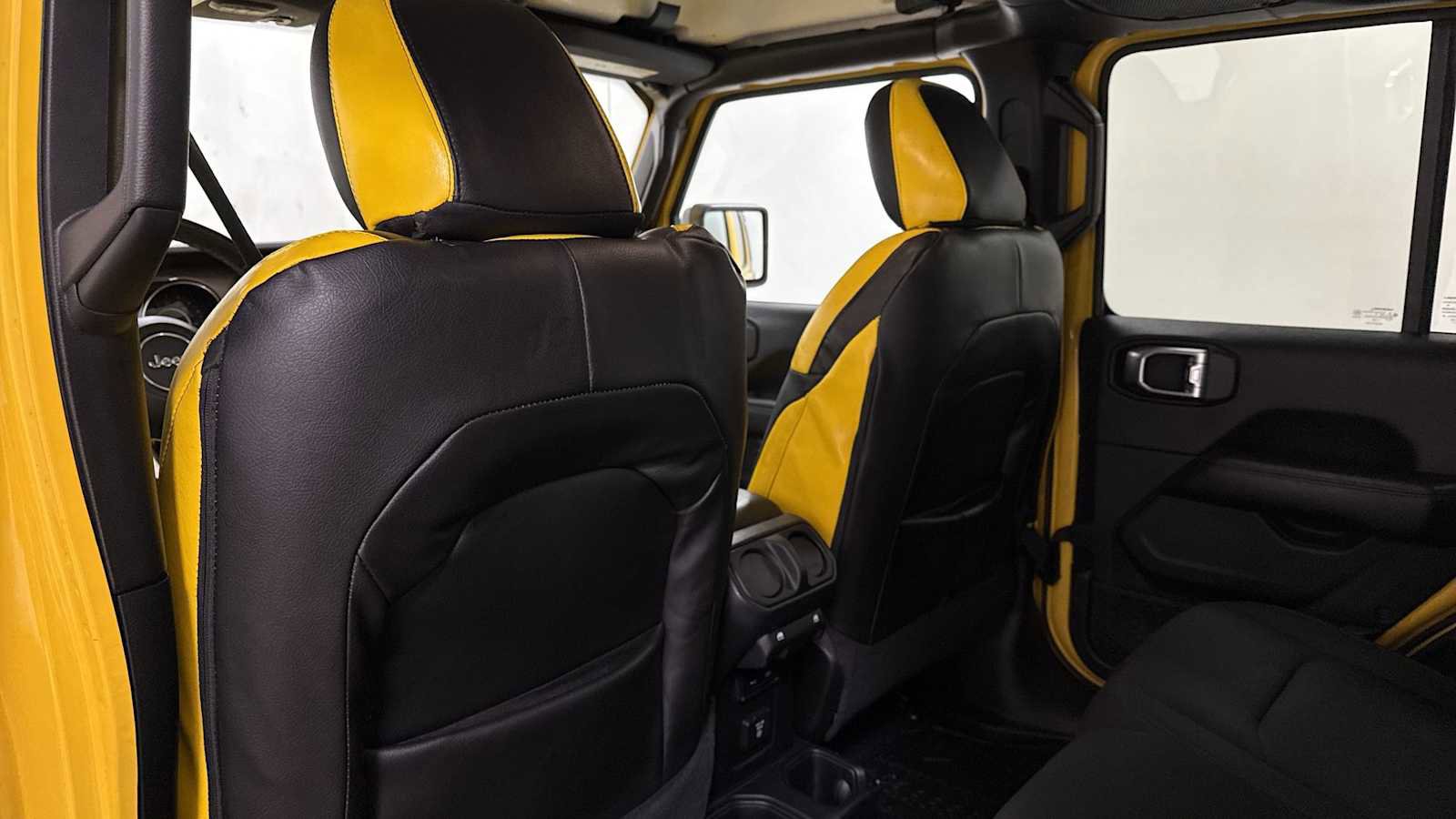 Used 2019 Jeep Wrangler Unlimited Sahara image 26