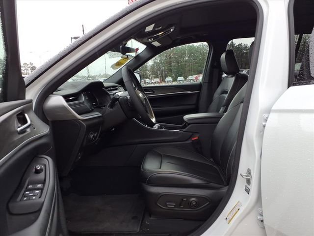 New 2025 Jeep Grand Cherokee L Limited image 13