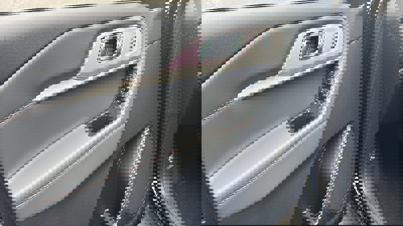 New 2026 Ford Explorer Active AWD/4WD image 17