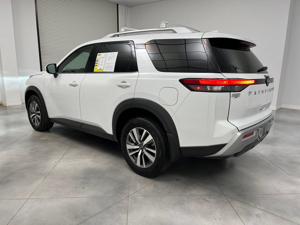 Used 2025 Nissan Pathfinder SL AWD/4WD image 6